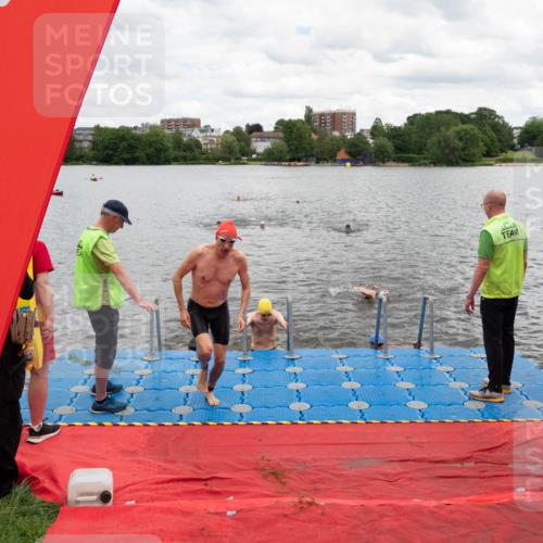 16.06.2024 - 7 Türme Triathlon MichiJ http://msf.ph/oto/6270618 16.06.2024 11:59:03 Schwimmen 304, 350, 409, 414, 422, 448, 466, 558 meine-sportfotos.de