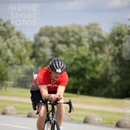 16.06.2024 - 26. Vierlanden-Triathlon Jannik Wohlers http://msf.ph/oto/6270619 16.06.2024 11:10:32 Radfahren 23, 39, 121 meine-sportfotos.de