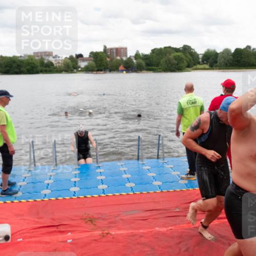 16.06.2024 - 7 Türme Triathlon MichiJ http://msf.ph/oto/6270634 16.06.2024 11:59:16 Schwimmen 304, 350, 414, 422, 448, 487, 558 meine-sportfotos.de
