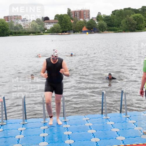 16.06.2024 - 7 Türme Triathlon MichiJ http://msf.ph/oto/6270647 16.06.2024 11:59:19 Schwimmen 304, 350, 414, 422, 448, 487, 558 meine-sportfotos.de