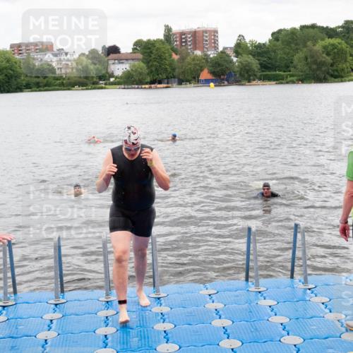 16.06.2024 - 7 Türme Triathlon MichiJ http://msf.ph/oto/6270649 16.06.2024 11:59:19 Schwimmen 304, 350, 414, 422, 448, 487, 558 meine-sportfotos.de