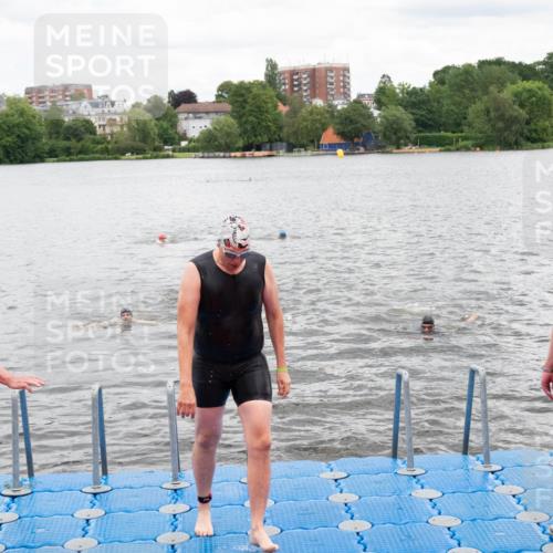 16.06.2024 - 7 Türme Triathlon MichiJ http://msf.ph/oto/6270651 16.06.2024 11:59:20 Schwimmen 304, 350, 414, 422, 448, 487, 558 meine-sportfotos.de