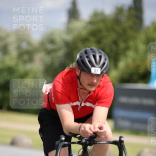 16.06.2024 - 26. Vierlanden-Triathlon Jannik Wohlers http://msf.ph/oto/6270652 16.06.2024 11:10:33 Radfahren 23, 39, 121 meine-sportfotos.de
