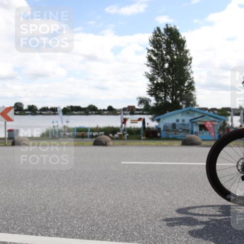 16.06.2024 - 26. Vierlanden-Triathlon Jannik Wohlers http://msf.ph/oto/6270676 16.06.2024 11:39:07 Radfahren 4, 115, 191, 243, 266, 267, 308 meine-sportfotos.de