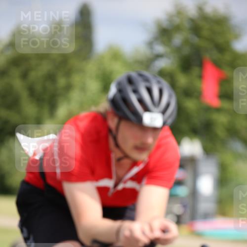 16.06.2024 - 26. Vierlanden-Triathlon Jannik Wohlers http://msf.ph/oto/6270691 16.06.2024 11:10:33 Radfahren 23, 39, 121 meine-sportfotos.de