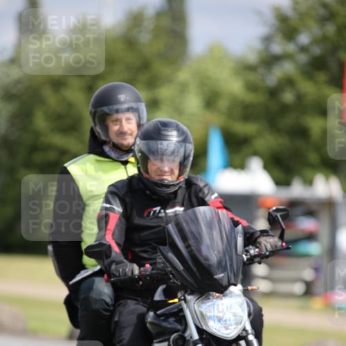 16.06.2024 - 26. Vierlanden-Triathlon Jannik Wohlers http://msf.ph/oto/6270728 16.06.2024 11:10:36 Radfahren 23, 39 meine-sportfotos.de