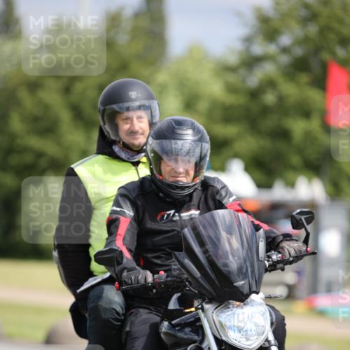 16.06.2024 - 26. Vierlanden-Triathlon Jannik Wohlers http://msf.ph/oto/6270729 16.06.2024 11:10:36 Radfahren 23, 39 meine-sportfotos.de