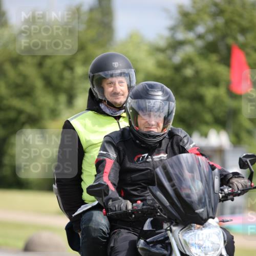 16.06.2024 - 26. Vierlanden-Triathlon Jannik Wohlers http://msf.ph/oto/6270730 16.06.2024 11:10:36 Radfahren 23, 39 meine-sportfotos.de