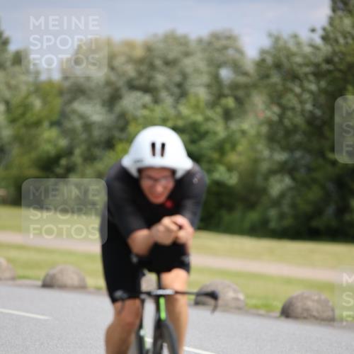 16.06.2024 - 26. Vierlanden-Triathlon Jannik Wohlers http://msf.ph/oto/6270755 16.06.2024 11:10:39 Radfahren 23, 39, 55, 170 meine-sportfotos.de