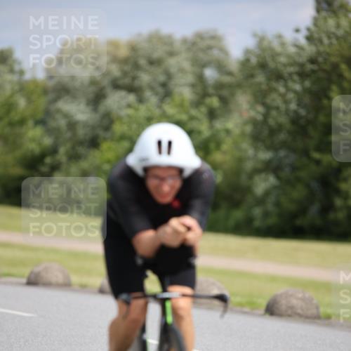 16.06.2024 - 26. Vierlanden-Triathlon Jannik Wohlers http://msf.ph/oto/6270757 16.06.2024 11:10:39 Radfahren 23, 39, 55, 170 meine-sportfotos.de