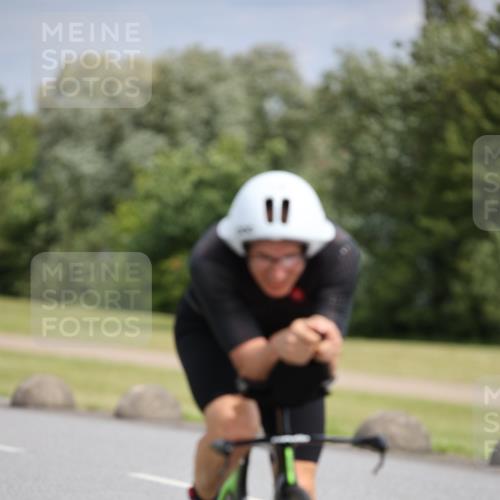 16.06.2024 - 26. Vierlanden-Triathlon Jannik Wohlers http://msf.ph/oto/6270761 16.06.2024 11:10:39 Radfahren 23, 39, 55, 170 meine-sportfotos.de