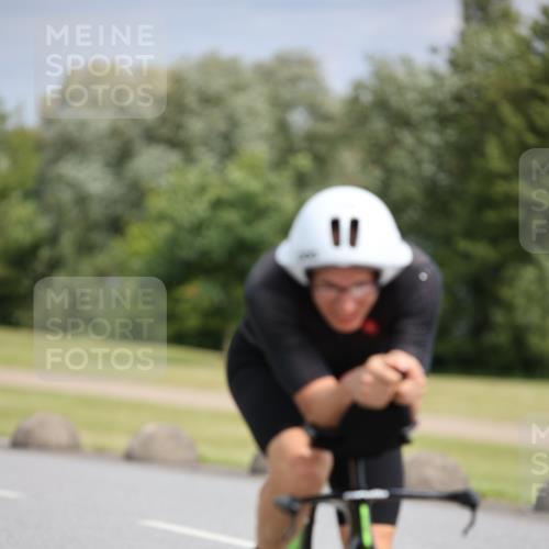 16.06.2024 - 26. Vierlanden-Triathlon Jannik Wohlers http://msf.ph/oto/6270763 16.06.2024 11:10:39 Radfahren 23, 39, 55, 170 meine-sportfotos.de