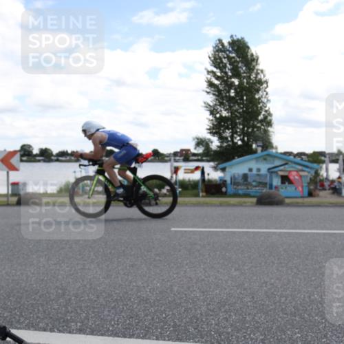 16.06.2024 - 26. Vierlanden-Triathlon Jannik Wohlers http://msf.ph/oto/6270788 16.06.2024 11:39:28 Radfahren 11, 112, 336, 402 meine-sportfotos.de