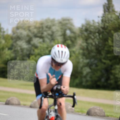 16.06.2024 - 26. Vierlanden-Triathlon Jannik Wohlers http://msf.ph/oto/6270859 16.06.2024 11:10:45 Radfahren 55, 78, 107, 170, 411 meine-sportfotos.de