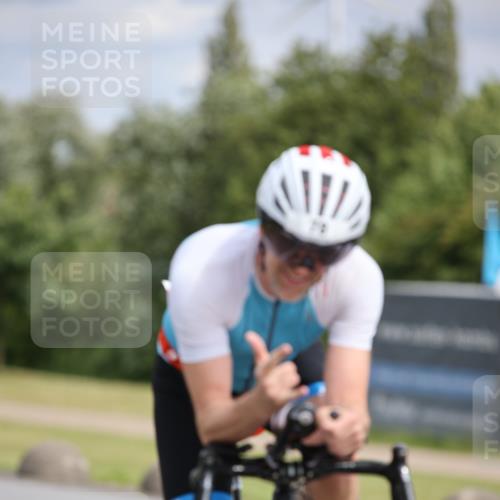 16.06.2024 - 26. Vierlanden-Triathlon Jannik Wohlers http://msf.ph/oto/6270869 16.06.2024 11:10:45 Radfahren 55, 78, 107, 170, 411 meine-sportfotos.de