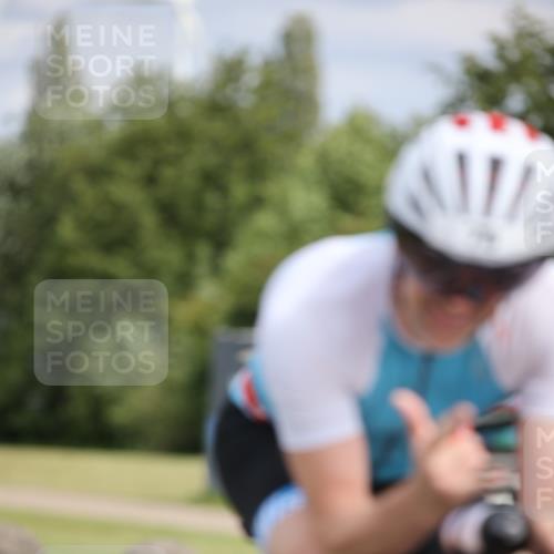 16.06.2024 - 26. Vierlanden-Triathlon Jannik Wohlers http://msf.ph/oto/6270894 16.06.2024 11:10:45 Radfahren 55, 78, 107, 170, 411 meine-sportfotos.de