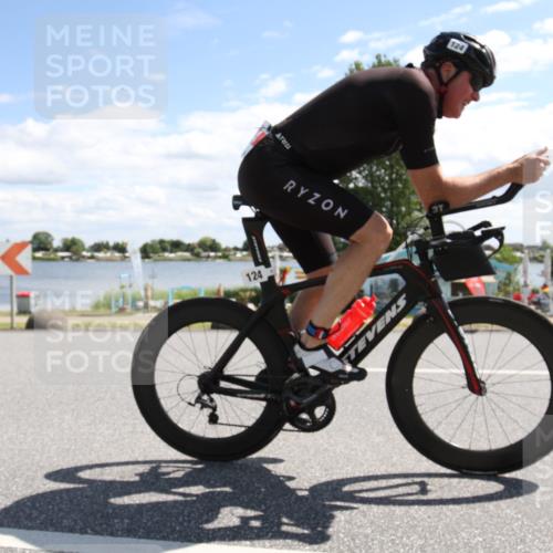 16.06.2024 - 26. Vierlanden-Triathlon Jannik Wohlers http://msf.ph/oto/6270896 16.06.2024 11:43:20 Radfahren 124, 131, 216 meine-sportfotos.de