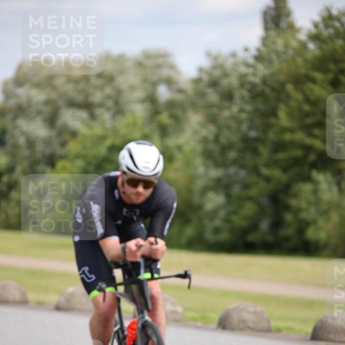 16.06.2024 - 26. Vierlanden-Triathlon Jannik Wohlers http://msf.ph/oto/6270911 16.06.2024 11:11:04 Radfahren 49, 60, 68, 167, 215, 383 meine-sportfotos.de
