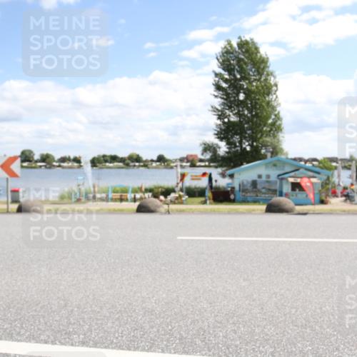 16.06.2024 - 26. Vierlanden-Triathlon Jannik Wohlers http://msf.ph/oto/6270916 16.06.2024 11:45:13 Radfahren 48, 100, 224, 317, 419, 455 meine-sportfotos.de
