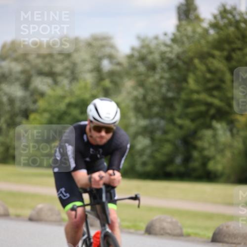 16.06.2024 - 26. Vierlanden-Triathlon Jannik Wohlers http://msf.ph/oto/6270940 16.06.2024 11:11:04 Radfahren 49, 60, 68, 167, 215, 383 meine-sportfotos.de
