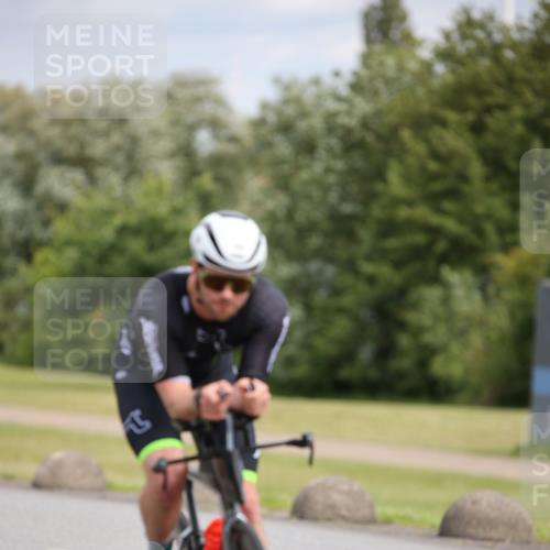 16.06.2024 - 26. Vierlanden-Triathlon Jannik Wohlers http://msf.ph/oto/6270942 16.06.2024 11:11:04 Radfahren 49, 60, 68, 167, 215, 383 meine-sportfotos.de