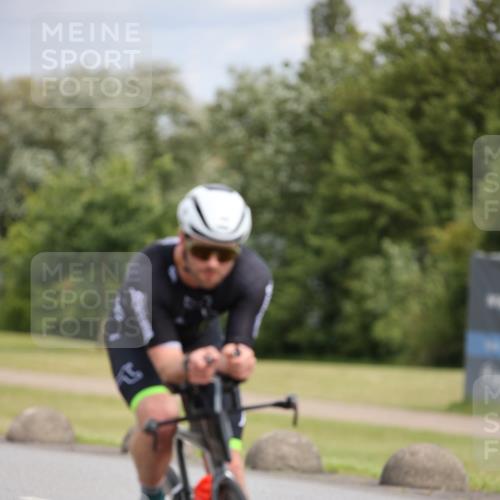 16.06.2024 - 26. Vierlanden-Triathlon Jannik Wohlers http://msf.ph/oto/6270944 16.06.2024 11:11:04 Radfahren 49, 60, 68, 167, 215, 383 meine-sportfotos.de