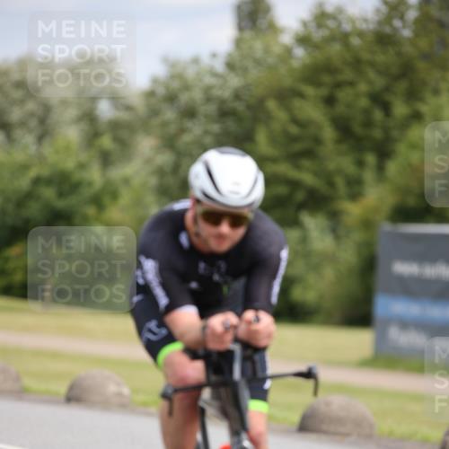 16.06.2024 - 26. Vierlanden-Triathlon Jannik Wohlers http://msf.ph/oto/6270949 16.06.2024 11:11:04 Radfahren 49, 60, 68, 167, 215, 383 meine-sportfotos.de