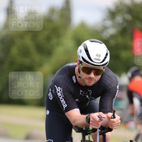16.06.2024 - 26. Vierlanden-Triathlon Jannik Wohlers http://msf.ph/oto/6270965 16.06.2024 11:11:04 Radfahren 49, 60, 68, 167, 215, 383 meine-sportfotos.de
