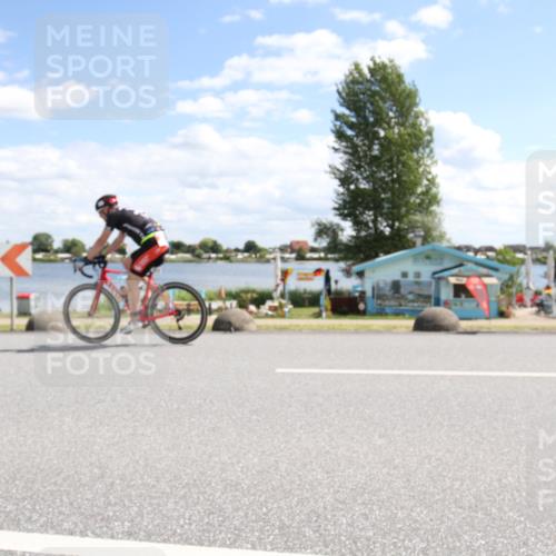16.06.2024 - 26. Vierlanden-Triathlon Jannik Wohlers http://msf.ph/oto/6270997 16.06.2024 11:49:50 Radfahren 124, 213, 404, 470 meine-sportfotos.de