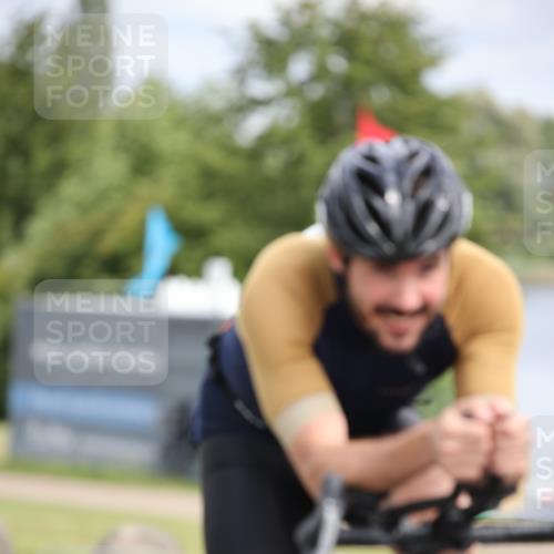 16.06.2024 - 26. Vierlanden-Triathlon Jannik Wohlers http://msf.ph/oto/6271089 16.06.2024 11:11:55 Radfahren 17, 124, 393 meine-sportfotos.de
