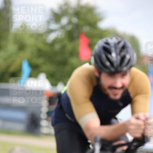 16.06.2024 - 26. Vierlanden-Triathlon Jannik Wohlers http://msf.ph/oto/6271091 16.06.2024 11:11:55 Radfahren 17, 124, 393 meine-sportfotos.de