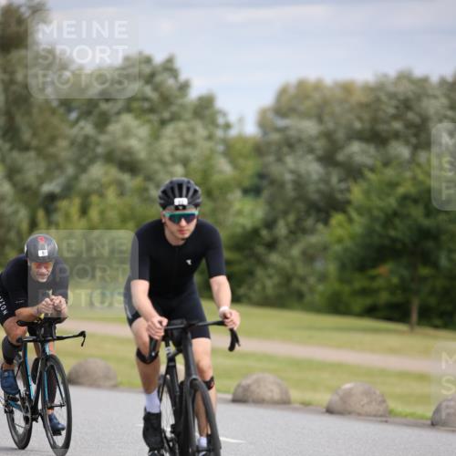 16.06.2024 - 26. Vierlanden-Triathlon Jannik Wohlers http://msf.ph/oto/6271118 16.06.2024 11:11:58 Radfahren 5, 17, 22, 124, 350 meine-sportfotos.de