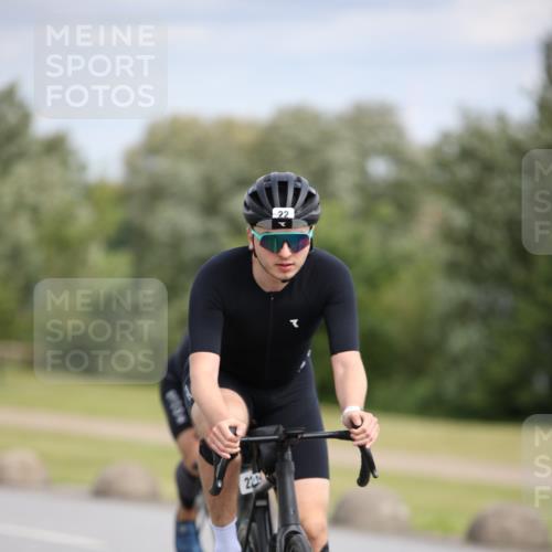 16.06.2024 - 26. Vierlanden-Triathlon Jannik Wohlers http://msf.ph/oto/6271159 16.06.2024 11:11:59 Radfahren 5, 17, 22, 124, 350 meine-sportfotos.de