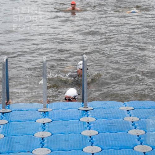 16.06.2024 - 7 Türme Triathlon MichiJ http://msf.ph/oto/6271368 16.06.2024 11:59:37 Schwimmen 322, 365, 439, 487, 558 meine-sportfotos.de