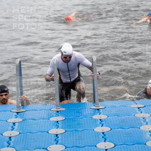 16.06.2024 - 7 Türme Triathlon MichiJ http://msf.ph/oto/6271393 16.06.2024 11:59:40 Schwimmen 322, 365, 439, 487, 558 meine-sportfotos.de