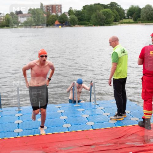 16.06.2024 - 7 Türme Triathlon MichiJ http://msf.ph/oto/6271515 16.06.2024 12:00:03 Schwimmen 322, 365, 439 meine-sportfotos.de
