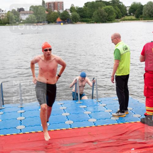 16.06.2024 - 7 Türme Triathlon MichiJ http://msf.ph/oto/6271519 16.06.2024 12:00:03 Schwimmen 322, 365, 439 meine-sportfotos.de