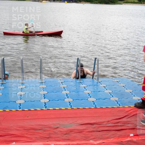 16.06.2024 - 7 Türme Triathlon MichiJ http://msf.ph/oto/6271521 16.06.2024 12:02:07 Schwimmen 345, 403 meine-sportfotos.de