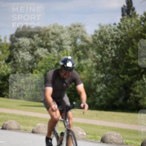 16.06.2024 - 26. Vierlanden-Triathlon Jannik Wohlers http://msf.ph/oto/6271522 16.06.2024 11:12:18 Radfahren 12, 125, 136, 140 meine-sportfotos.de