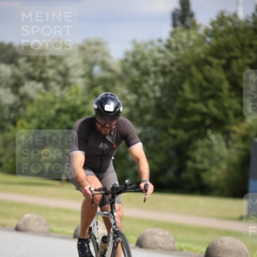 16.06.2024 - 26. Vierlanden-Triathlon Jannik Wohlers http://msf.ph/oto/6271528 16.06.2024 11:12:19 Radfahren 12, 125, 136, 140 meine-sportfotos.de