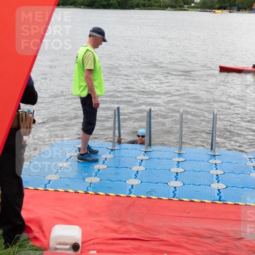 16.06.2024 - 7 Türme Triathlon MichiJ http://msf.ph/oto/6271536 16.06.2024 12:02:09 Schwimmen 345, 403 meine-sportfotos.de