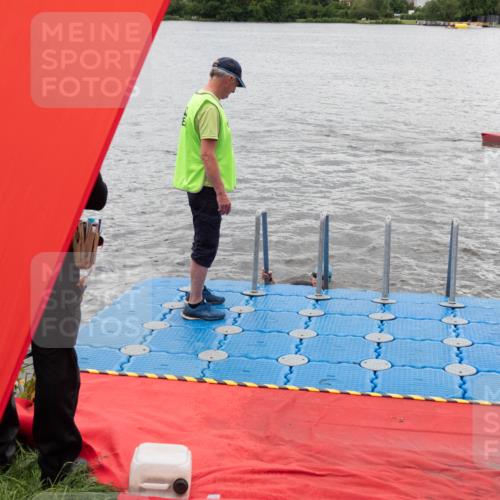 16.06.2024 - 7 Türme Triathlon MichiJ http://msf.ph/oto/6271539 16.06.2024 12:02:09 Schwimmen 345, 403 meine-sportfotos.de