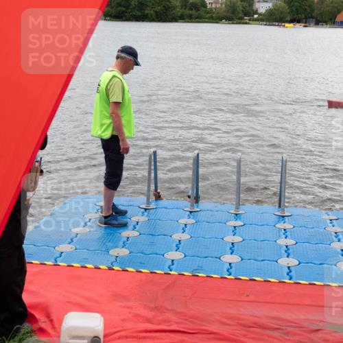 16.06.2024 - 7 Türme Triathlon MichiJ http://msf.ph/oto/6271541 16.06.2024 12:02:10 Schwimmen 345, 403 meine-sportfotos.de