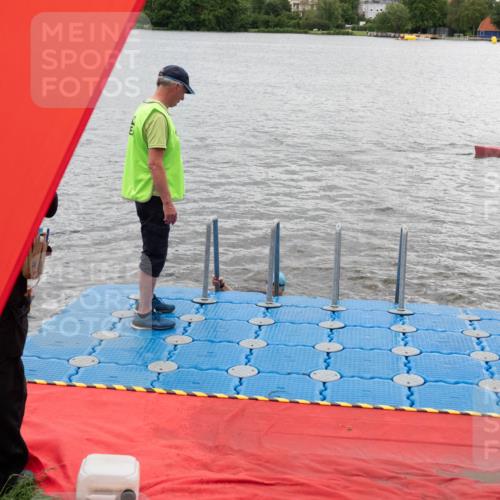 16.06.2024 - 7 Türme Triathlon MichiJ http://msf.ph/oto/6271543 16.06.2024 12:02:10 Schwimmen 345, 403 meine-sportfotos.de