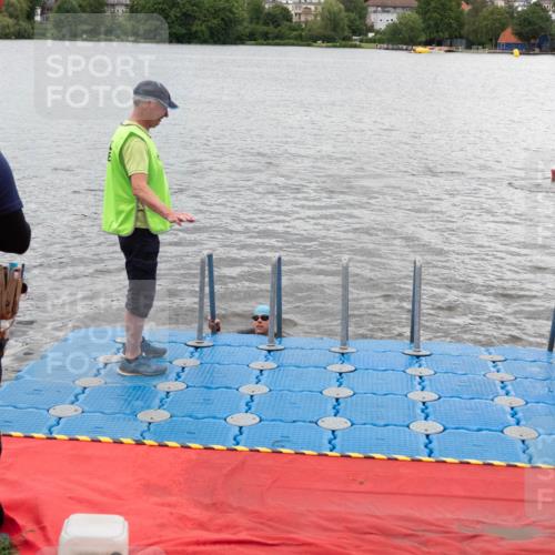 16.06.2024 - 7 Türme Triathlon MichiJ http://msf.ph/oto/6271550 16.06.2024 12:02:11 Schwimmen 345, 403 meine-sportfotos.de