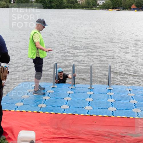 16.06.2024 - 7 Türme Triathlon MichiJ http://msf.ph/oto/6271560 16.06.2024 12:02:12 Schwimmen 345, 403 meine-sportfotos.de