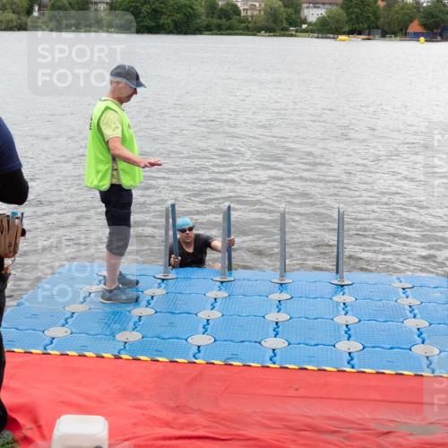 16.06.2024 - 7 Türme Triathlon MichiJ http://msf.ph/oto/6271562 16.06.2024 12:02:12 Schwimmen 345, 403 meine-sportfotos.de