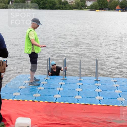 16.06.2024 - 7 Türme Triathlon MichiJ http://msf.ph/oto/6271564 16.06.2024 12:02:12 Schwimmen 345, 403 meine-sportfotos.de