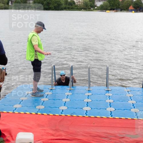 16.06.2024 - 7 Türme Triathlon MichiJ http://msf.ph/oto/6271568 16.06.2024 12:02:13 Schwimmen 345, 403 meine-sportfotos.de