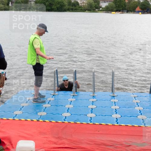 16.06.2024 - 7 Türme Triathlon MichiJ http://msf.ph/oto/6271570 16.06.2024 12:02:13 Schwimmen 345, 403 meine-sportfotos.de